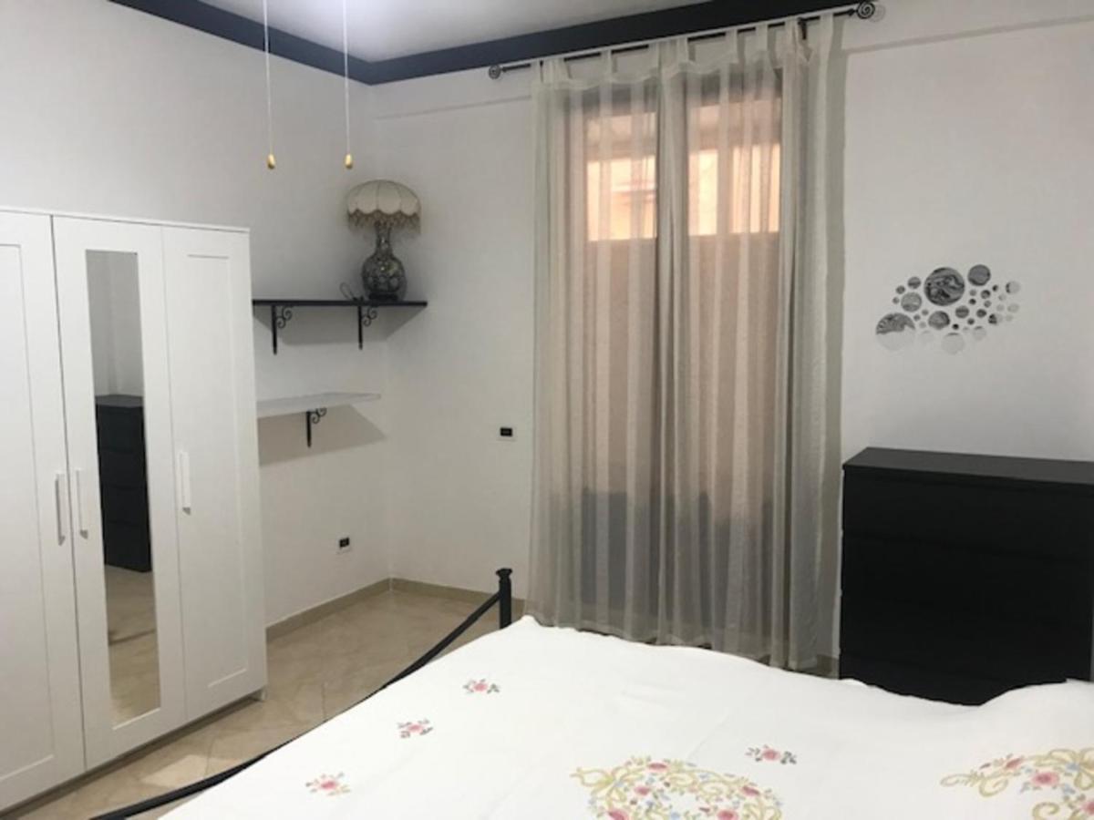 Appartamento 60 Mq A 800 Mt Dalla Spiaggia คาปาชิ ภายนอก รูปภาพ
